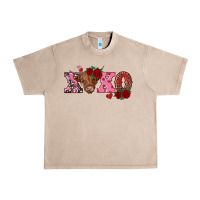 French Oak xoxo highland cow Urban Heavy Tee - RanaPortraitStore