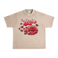 French Oak babe with kiss Urban Heavy Tee - RanaPortraitStore