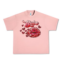 Salmon babe with kiss Urban Heavy Tee - RanaPortraitStore
