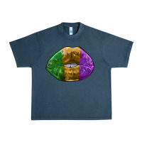 Midnight Navy mardi gras kiss Urban Heavy Tee - RanaPortraitStore