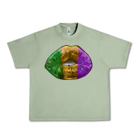 Oil Green mardi gras kiss Urban Heavy Tee - RanaPortraitStore