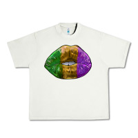Pistachio mardi gras kiss Urban Heavy Tee - RanaPortraitStore
