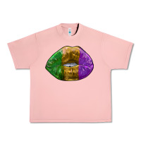 Salmon mardi gras kiss Urban Heavy Tee - RanaPortraitStore