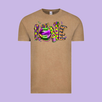 Mardi Gras Love Lips Vintage Tee Designed By Cowgirlartshop