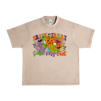 French Oak trick or treat smell my feet Urban Heavy Tee - CowGirlArtShop