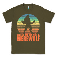 Army Green trust me i'm not a werewolf men boys halloween costume Classic Tee - trangStudio