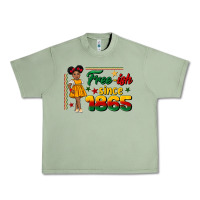 Oil Green free ish since 1865 black girl peekaboo juneteenth Urban Heavy Tee - CowGirlArtShop