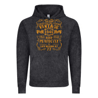 Vintage Black vintage 1946 the man myth legend 77 year old birthday gifts Vintage Hoodie - trangStudio
