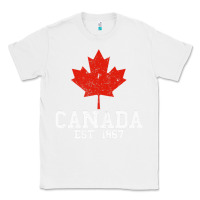 White vintage canada est.1867 maple leaf canadian flag r Classic Tee - ArtChic
