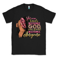 Black She who kneels before god can stand before anyone Classic Tee - RanaPortraitStore