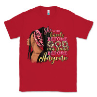 Red She who kneels before god can stand before anyone Classic Tee - RanaPortraitStore