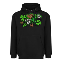 Black western st patricks day shamrocks and hearts Heavyweight Hoodie - Artiststas