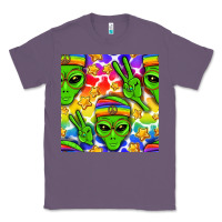 Lavender Pride LGBTQ+ aliens and stars with rainbow Classic Tee - NancyCooperArtShop