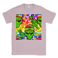 Lilac Pride LGBTQ+ aliens and stars with rainbow Classic Tee - NancyCooperArtShop