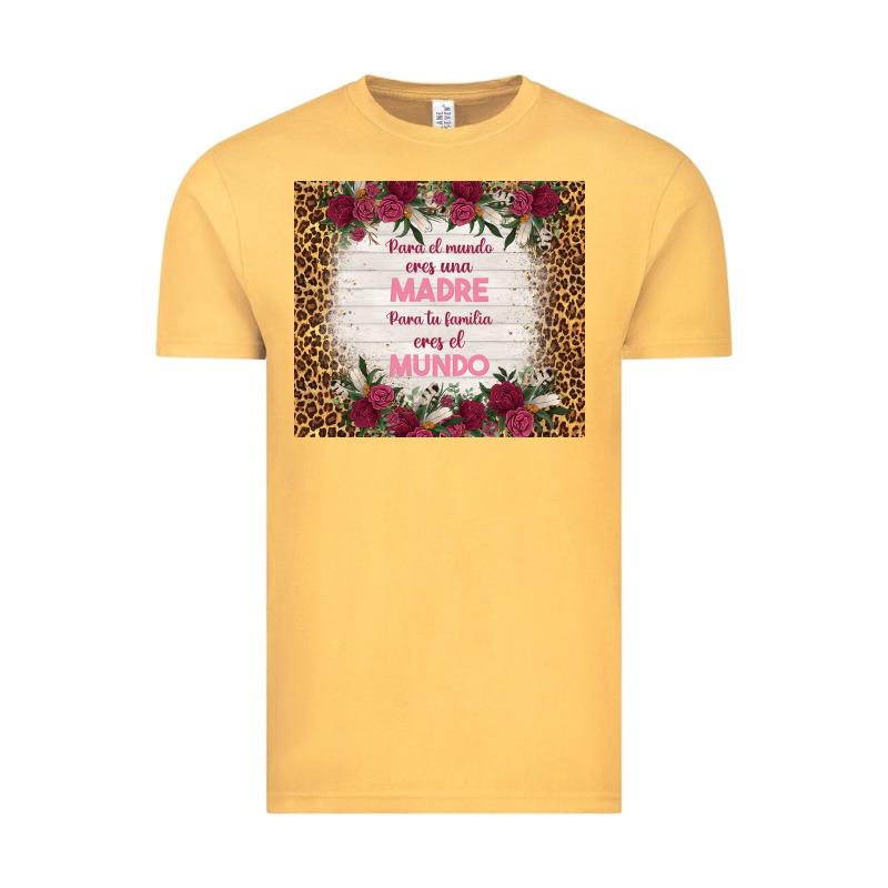 Para El Mundo Eres Una Madre Para Tu Familia Eres Vintage Tee by TumblerDesignByShophia | Teevron