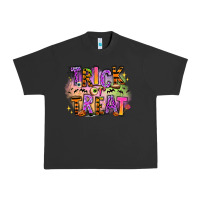 Pigment Black Trick or treat Urban Heavy Tee - RanaPortraitStore