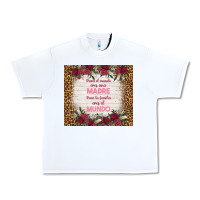 White para el mundo eres una madre para tu familia eres Urban Heavy Tee - TumblerDesignByShophia