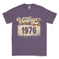 Lavender 46 Year Old Vintage 1976 Men Women 46th Birthday Decor Classic Tee - minhPixels
