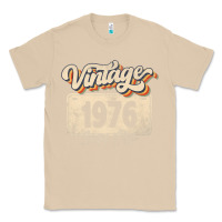 Mushroom 46 Year Old Vintage 1976 Men Women 46th Birthday Decor Classic Tee - minhPixels