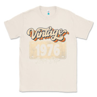 Natural 46 Year Old Vintage 1976 Men Women 46th Birthday Decor Classic Tee - minhPixels