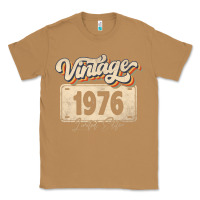 Toasted Coconut 46 Year Old Vintage 1976 Men Women 46th Birthday Decor Classic Tee - minhPixels