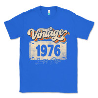 True Royal 46 Year Old Vintage 1976 Men Women 46th Birthday Decor Classic Tee - minhPixels