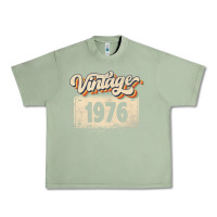 Oil Green 46 Year Old Vintage 1976 Men Women 46th Birthday Decor Urban Heavy Tee - minhPixels