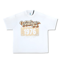 White 46 Year Old Vintage 1976 Men Women 46th Birthday Decor Urban Heavy Tee - minhPixels