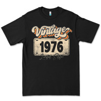Black 46 Year Old Vintage 1976 Men Women 46th Birthday Decor Premium Tee - minhPixels
