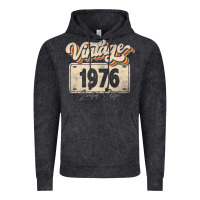 Vintage Black 46 Year Old Vintage 1976 Men Women 46th Birthday Decor Vintage Hoodie - minhPixels