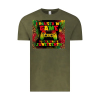 Vintage Olive i paused my game Vintage Tee - TumblerDesignByShophia
