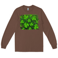 Chestnut st patrick's day shamrock and plaid distressed background Long Sleeve Tee - RanaPortraitStore