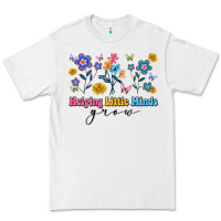 White helping little minds grow Premium Tee - Artiststas