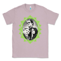 Lilac the munsters halloween 2022 Classic Tee - lanVoArt