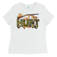 White the hunt is on Ladies Tee - Artiststas