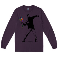 Plum banksy protester throwing flowers Long Sleeve Tee - lanVoArt