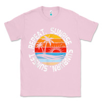 Bubblegum Pink sunrise sunburn sunset repeat retro vintage gift vacation t shirt Classic Tee - tuanDangUi