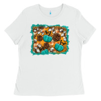 White fall pumpkin distressed background Ladies Tee - BundleAndBundleShop