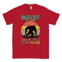 Red Bigfoot is real and he tried to eat my ass Classic Tee - Bettercallsaul