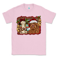Bubblegum Pink christmas heifer and highland cow with serape background Classic Tee - RanaPortraitStore