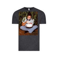 Vintage Black johnny cash eating cake in a bush Vintage Tee - linhVisuals