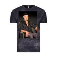 Cloud Black who is ricky martin playing in ameri Vintage Tee - linhVisuals