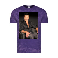Cloud Purple who is ricky martin playing in ameri Vintage Tee - linhVisuals
