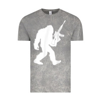 Cloud Rock bigfoot with rifle sasquatch 2nd amendment gun t shirt Vintage Tee - linhVisuals