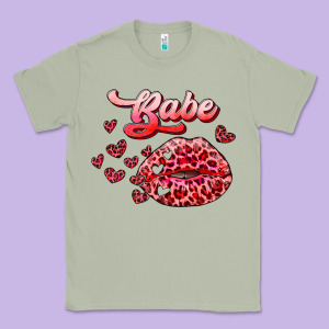 Babe With Kiss Classic Tee Designed By Ranaportraitstore