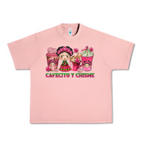 Salmon cafecito y chisme with coffee cups Urban Heavy Tee - texasbilliewilder
