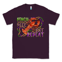 Plum pinch peel eat repeat crawfish Classic Tee - RanaPortraitStore