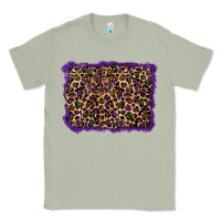 Matcha mardi gras leopard background Classic Tee - RanaPortraitStore