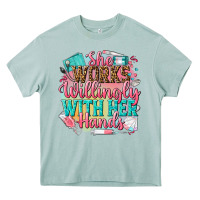 Arona she works willingly with her hands Heavy Core Tee - NancyCooperArtShop