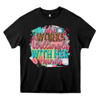 Black she works willingly with her hands Heavy Core Tee - NancyCooperArtShop